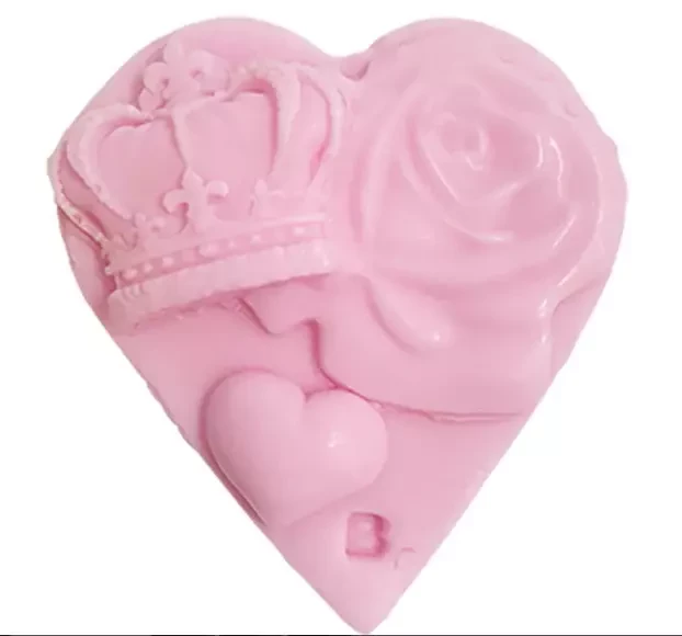 Art of Soap Queen of Hearts  Elegant Scented Soap for Luxurious Self-Care

